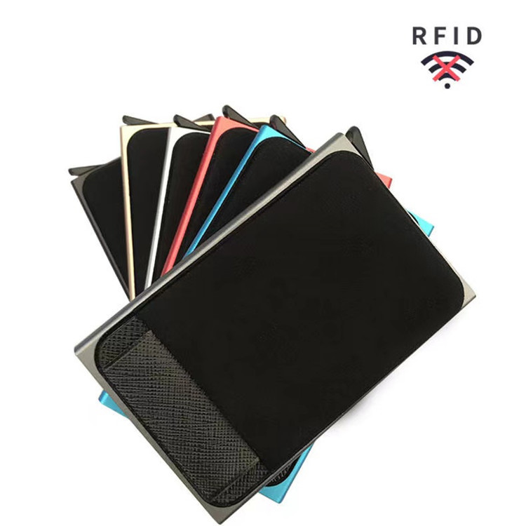 ກະເປົ໋າເງິນອາລູມີນຽມ Pop Up RFID ອັດຕະໂນມັດພ້ອມຖົງຢາງຫຼັງ